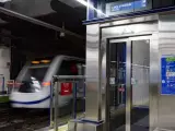 La Comunidad de Madrid instalará seis ascensores en la estación de Metro de Duque de Pastrana para hacerla plenamente accesible.