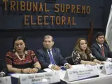Magistrados del Tribunal Supremo Electoral ofrecen una conferencia de prensa en Ciudad de Guatemala, el miércoles 12 de julio de 2023. El tribunal certificó los resultados de las elecciones presidenciales, enviando a los candidatos Sandra Torres y Bernardo Arévalo a una segunda vuelta el 20 de agosto.