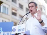 El líder nacional del Partido Popular y candidato a la presidencia del Gobierno, Alberto Núñez Feijóo, participa durante un acto de campaña electoral de cara al 23J en Vitoria Gasteiz.