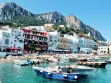 La costa de Capri bien merece una visita.