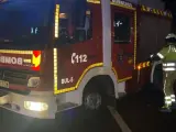 Diez intoxicados leves en un incendio en una vivienda en Parla