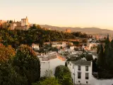 Granada tiene muchos atractivos turísticos para ser nuestro destino vacacional.