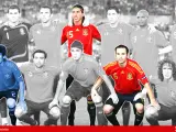 Once titular de España ante Alemania en la final de la Eurocopa de 2008. Con el adiós de Silva, sólo dos jugadores siguen en activo 15 años después: Ramos e Iniesta.