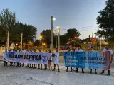Activistas de Rebelión Científica en la sede de RTVE, concentrados con motivo de la celebración del debate electoral el pasado 19 de julio.