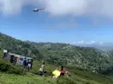 Al menos 40 heridos, cinco de gravedad, al volcar un autobús turístico en los Lagos de Covadonga