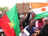 Manifestantes apoyan el golpe de estado en Níger.
