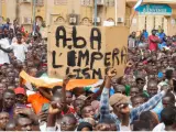 Españoles evacuados desde Níger: "Si eres negro o árabe no tienes ningún problema allí, pero si eres blanco sí"