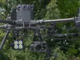 El dron estaba equipado con una cámara infrarroja y un foco.