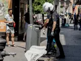 Policía en la plaza Tirso de Molina de Madrid.