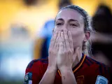 La jugadora Alexia Putellas lanza un beso al público durante la celebración por la victoria de España en el Mundial.