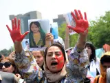 Una mujer protesta este 15 de agosto contra el gobierno talibán en Islamabad, Pakistán.