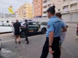 La Guardia Civil detiene a cuatro personas con órdenes europeas de detención o extradición en Torrevieja, Alicante.
