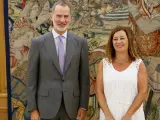 La nueva presidenta del Congreso, la socialista, Francina Armengol, se ha reunido este viernes con el rey en el Palacio de la Zarzuela para informarle de las constitución de las Cortes de la XV legislatura.