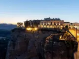 El Parador al borde de un acantilado en una de las ciudades más bonitas de España