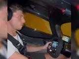 Max Verstappen, líder del Mundial de F1, está siendo investigado después de que saliera a la luz un video suyo conduciendo a alta velocidad en Mónaco. El piloto de Fórmula 1 podría ser procesado por 'poner en peligro la vida de otros' mientras conducía un Aston Martin Valkyrie.