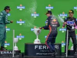 Verstappen, Alonso y Gasly celebran en el podio de Zandvoort.