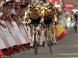 El ciclista esloveno Primoz Roglic y el danés Jonas Vingegaard en la etapa 6 de La Vuelta.