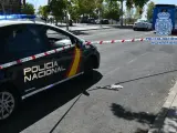Un coche de la Policía Nacional tras el apuñalamiento a un menor en el distrito de Carabanchel a finales de agosto