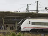 La Depresión Aislada en Niveles Altos (Dana) ha ocasionado hoy domingo retrasos y suspensiones de trenes de alta velocidad en la estación de ADIF en Ciudad Real