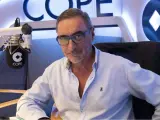 Carlos Herrera en su programa de radio en COPE.