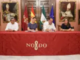 La delegada de Cultura, Minerva Salas y el presidente de la AFLS, Rafael Rodríguez, firman convenio de la Feria del Libro.