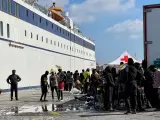 Alrededor de 6.000 migrantes llegan a la isla de Lampedusa.