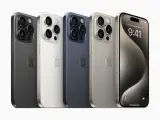 El iPhone 15 Pro y el iPhone 15 Pro Max están disponibles en cuatro acabados: titanio negro, titanio blanco, titanio azul y titanio natural.