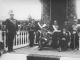Miguel Primo de Rivera pronuncia un discurso ante Alfonso XIII