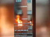 Un hombre de 59 años ha fallecido y otras nueve personas han resultado heridas de diversa consideración en el incendio de una vivienda este lunes en el municipio valenciano de Alfafar.