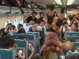 Minoru Suzuki vs Sanshiro Tagaki en un tren de alta velocidad de Japón.