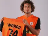 Amr Warda, futbolista que ha firmado por cuatro equipos en un mes.