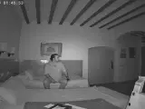 Iker Jiménez, en una habitación con fama de tener sucesos paranormales.