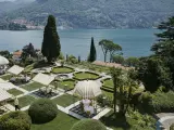Jardines del hotel frente al lago de Como.