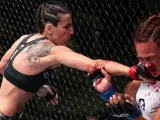 Marina Rodríguez golpea a Waterson-Gomez