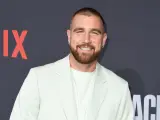 Travis Kelce, en la premiere de la docuserie de Netflix 'Quarterback', en 2023.