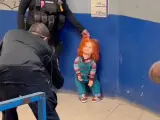 El muñeco se encuentra bajo custodia policial.