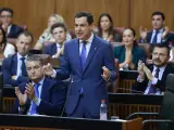 El presidente de la Junta de Andaluc&iacute;a, Juanma Moreno, durante la sesi&oacute;n de control en el Parlamento andaluz.