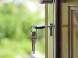 El arrendador no tiene derecho a entrar en la casa de alquiler sin permiso del arrendatario y cuando a él le plazca.