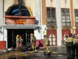 Hasta 40 efectivos del cuerpo de bomberos de Murcia se han dado cita en el incendio.