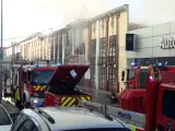 El incendio se ha producido en una conocida discoteca situada en la zona de ocio de Atalayas.