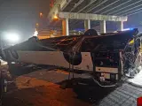 Dos españoles resultan entre los 15 heridos del accidente de tráfico que se produjo este martes en Mestre, localidad cercana a Venecia (noroeste de Italia), y en el que murieron 21 personas, cuando un autobús cayo al vació desde un paso elevado y se incendió.