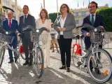 La ministra de Transportes, Movilidad y Agenda Urbana en funciones, Raquel Sánchez (c), en la presentación de la Declaración Europea sobre Ciclismo en Sevilla.