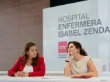 La consejera de Sanidad, Fátima Matute, y la presidenta de la Comunidad de Madrid, Isabel Díaz Ayuso, durante la presentación del nuevo n Centro de Neurorehabilitación Funcional en el Hospital Enfermera Isabel Zendal.