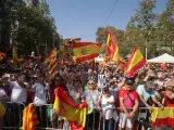 Masiva manifestaci&oacute;n en el paseo de Gr&agrave;cia de Barcelona contra la amnist&iacute;a que S&aacute;nchez negocia para Puigdemont.