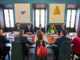 Reunión mantenida entre el presidente de la Junta de Andalucía, Juanma Moreno, y la ministra para la Transición Ecológica, Teresa Ribera, en San Telmo.