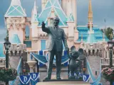 Estatua de Walt Disney en Disneyland.