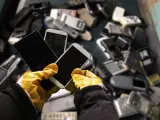 La Unión Europea quiere pagarte si reciclas tu viejo móvil o tu ordenador antiguo