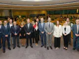 El alcalde de Sevilla, José Luis Sanz junto a miembros de su equipo de Gobierno y del Parlamento Europeo