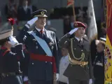 El rey Felipe VI y la princesa Leonor, en el homenaje a los ca&iacute;dos por Espa&ntilde;a durante el desfile por la Fiesta Nacional.