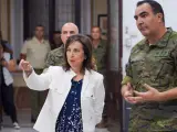 Margarita Robles con el ejército en Sevilla